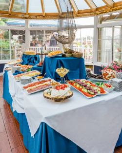 another angle of hoorderves table